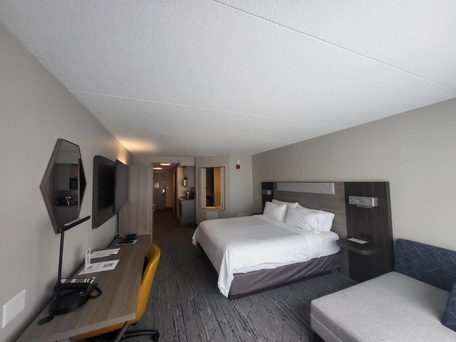 Holiday Inn Express Hotel & Suites Brockville By Ihg Exterior foto