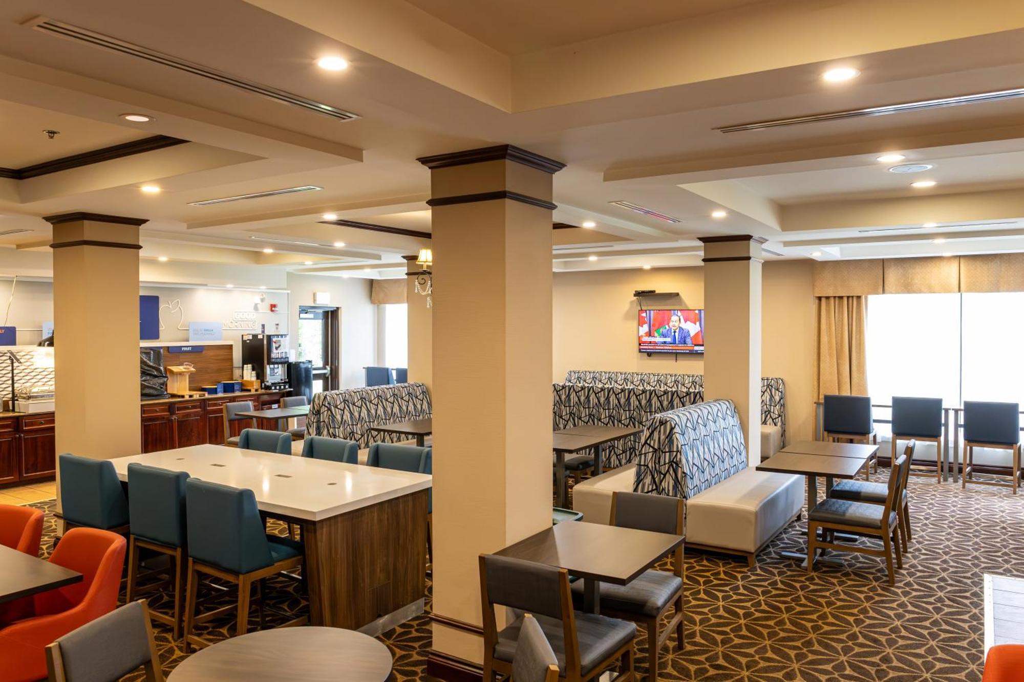 Holiday Inn Express Hotel & Suites Brockville By Ihg Exterior foto