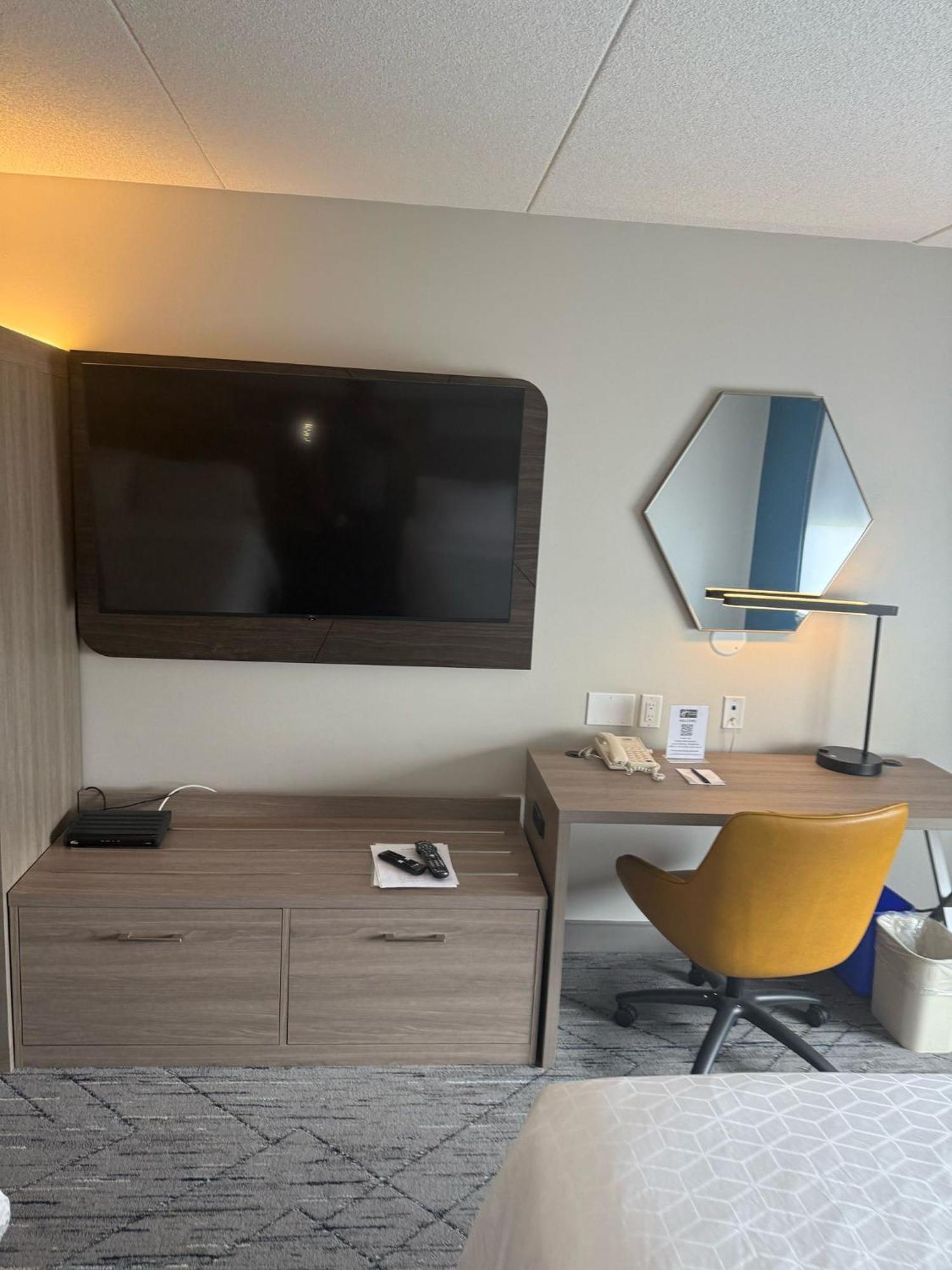 Holiday Inn Express Hotel & Suites Brockville By Ihg Exterior foto