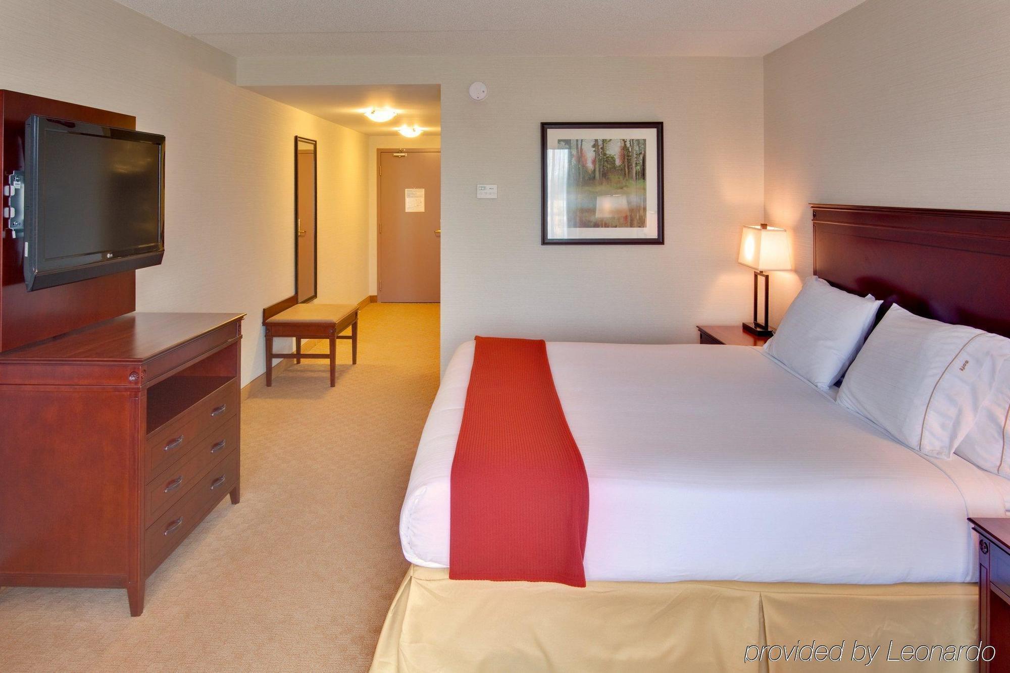 Holiday Inn Express Hotel & Suites Brockville By Ihg Exterior foto