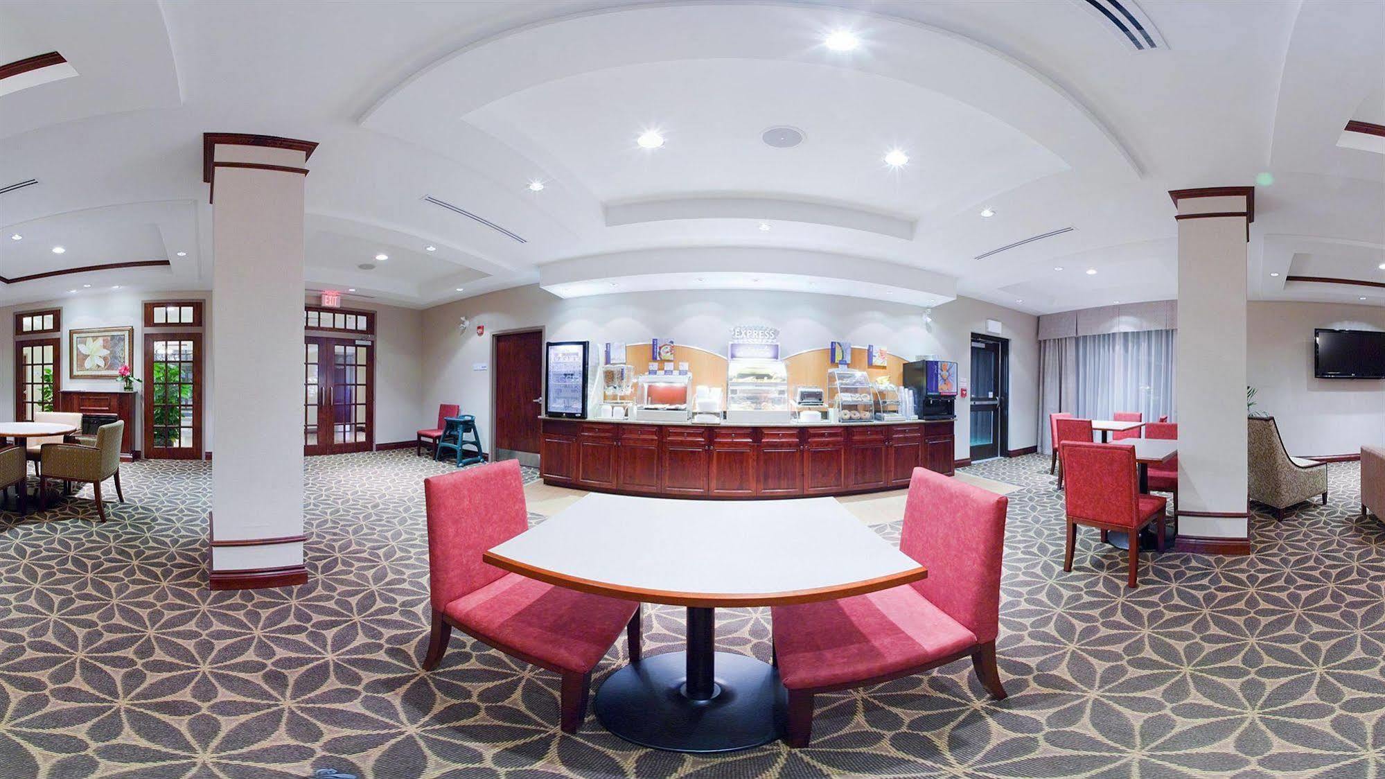 Holiday Inn Express Hotel & Suites Brockville By Ihg Exterior foto